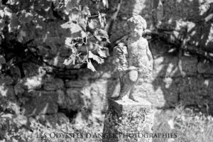 Statue dans le jardin des Augustins à Barfleur