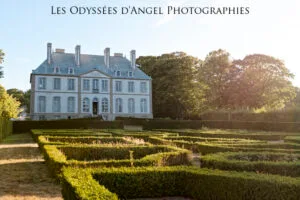 Dans les jardins du Château de Carneville en fin de journée
