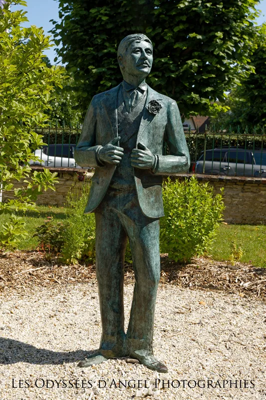 Sculpture d'Edgar Duvivier représentant Marcel Proust